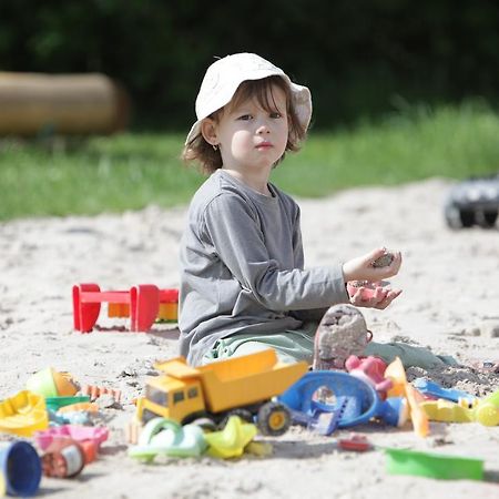 فندق Zlatníkyفي  Camping Oase Praha المظهر الخارجي الصورة