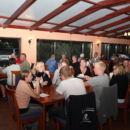 فندق Zlatníkyفي  Camping Oase Praha المظهر الخارجي الصورة