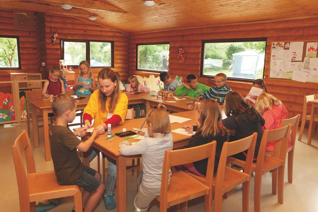 فندق Zlatníkyفي  Camping Oase Praha المظهر الخارجي الصورة