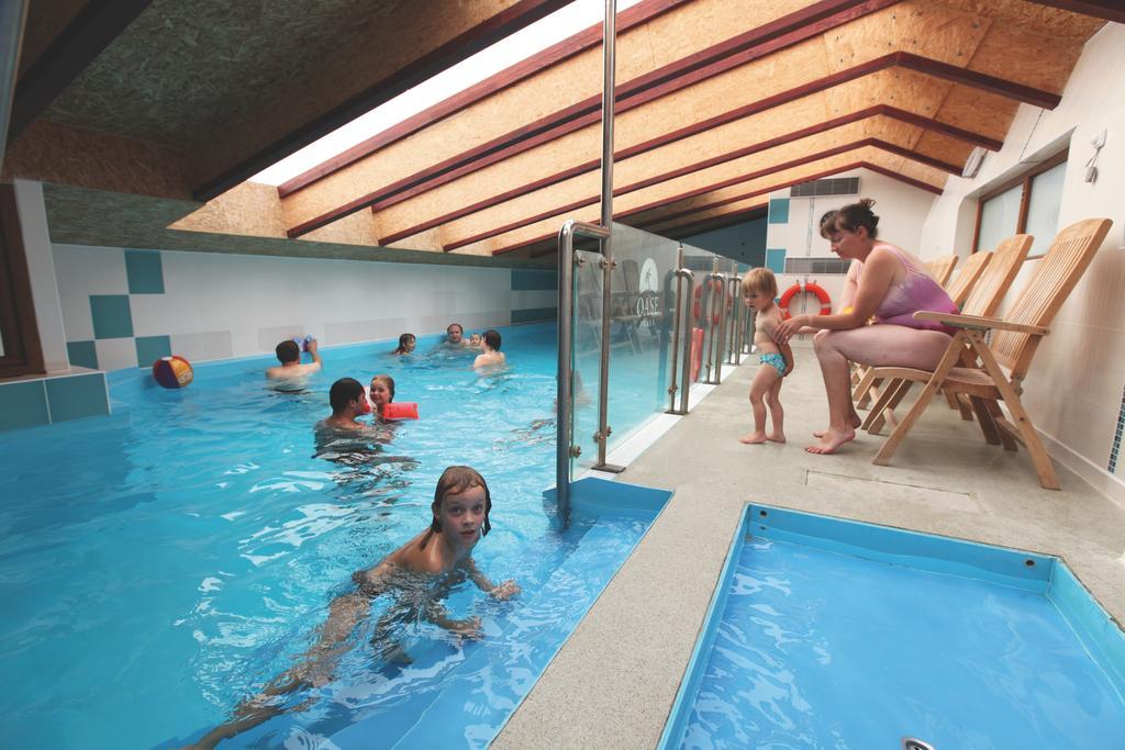 فندق Zlatníkyفي  Camping Oase Praha المظهر الخارجي الصورة