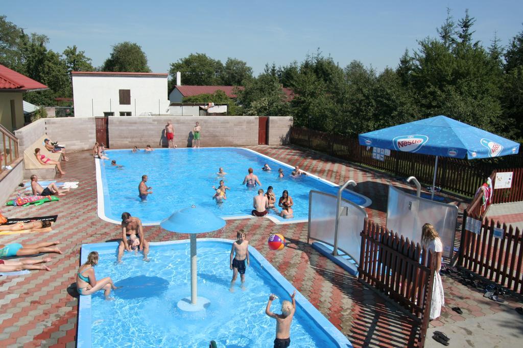 فندق Zlatníkyفي  Camping Oase Praha المظهر الخارجي الصورة
